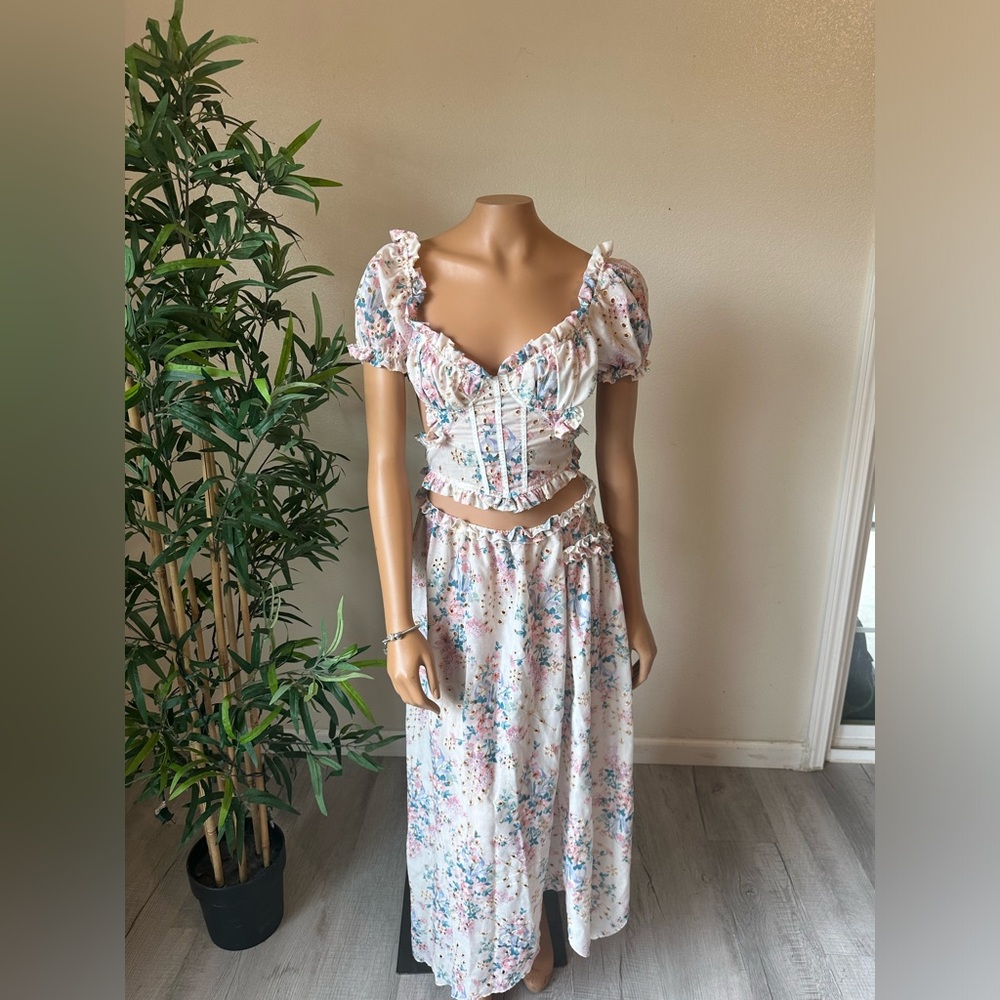 Pretty Little thing flower maxi skirt set